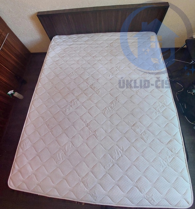 ČIŠTĚNI MATRACE (3)